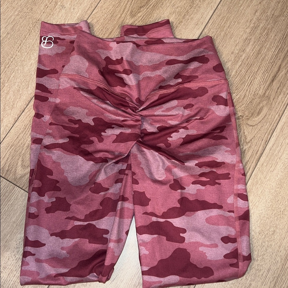 Bombshell camo leggings